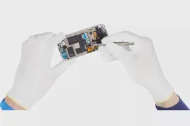 Замена аккумулятора на iPhone XR в Москве