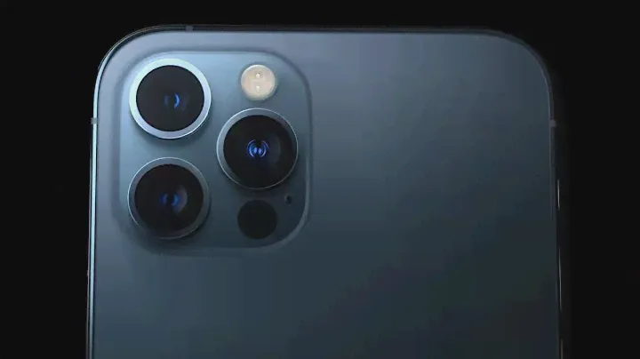 iPhone 12 Pro | 12 Pro Max — Просто потрясающий iPhone — Apple Реклама